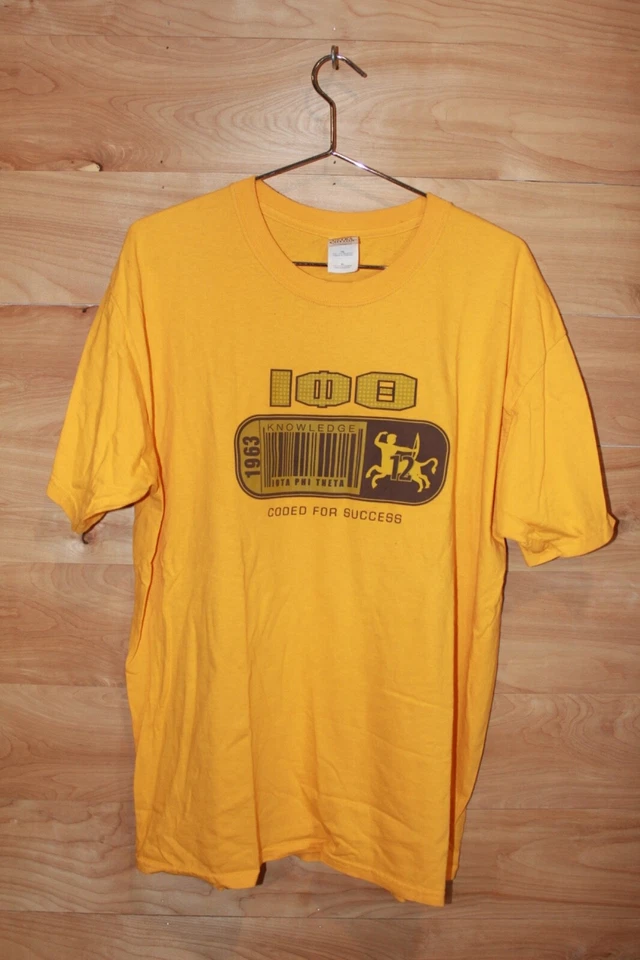 Camiseta De Colección Iota Phi Theta Años 90 Conocimiento Codificado para el Éxito Amarilla XL Foto 1 de 4
