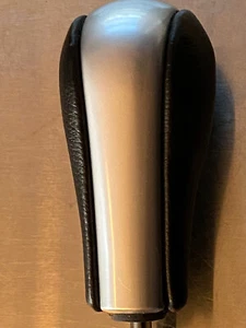 BMW X3 2004 2005 2006 2007 2008 2009 2010 CUERO PERILLA DE CAMBIO FÁBRICA BMW OEM🟠 - Imagen 1 de 24