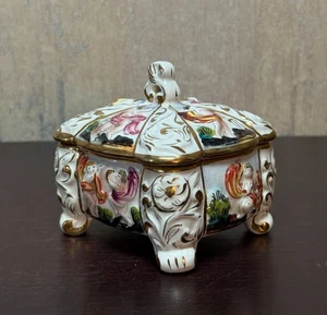 Capodimonte Italien handbemalte Porzellan Schmuckschatulle Cherubs vergoldete Details - Bild 1 von 7