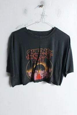 Camiseta Feminina Oversized Estampada Cortada - Preta Desbotada - Grande (d56) - Imagem 1 de 3