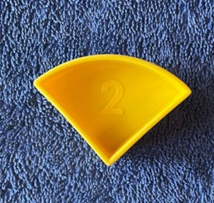 TUPPERWARE SHAPE O SORTER BALL SPARE PART/REPLACEMENT YELLOW SHAPES #2 (SECTOR) - Picture 1 of 1