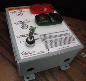Controlador de retención de remolque de muelle de carga Pentalift con llave 2 amperios 120 V MFRSA32 - Imagen 1 de 7
