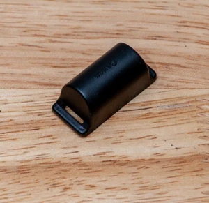 Genuine Canon A1, F1n, AE1, AV1 spare battery holder. Mounts onto neck strap. - Picture 1 of 2