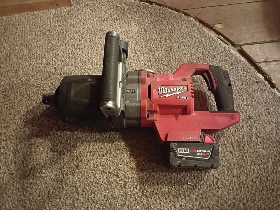 milwaukee fuel m18 1 inch impact wrench - Image 1 of 4