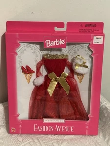 MATTEL BARBIE BOUTIQUE FASHION AVENUE #18120 CHERRY NAVIDAD ROJO METÁLICO SIN USAR, EN CAJA - Imagen 1 de 6