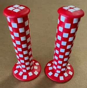 NEW! ORIGINAL BMX CHECKER STYLE RED/WHITE BICYCLE BIKE GRIPS - Picture 1 of 2