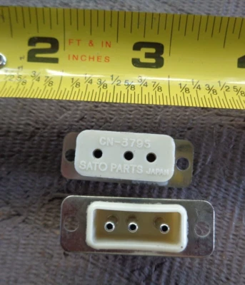 1 Pair or 2 Pieces of New Sato Parts # CN-3795 3 pin 3 port Connector - Image 1 of 2