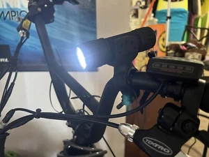 Bicicleta Eléctrica Luz Nocturna LEDZ ARDIENTE 9 LED con 360 Giratorios Negro con Baterías - Imagen 1 de 4