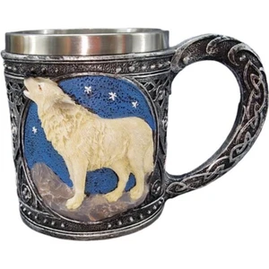 Bunter Wolfskrug weißer Wolf heult Sternenhimmel an mit Metalleinsatz - Picture 1 of 5
