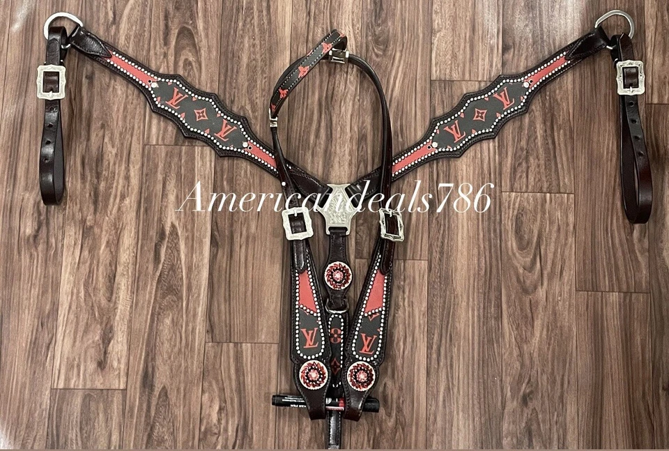 Juego de tachuelas bling de cuero marrón occidental con superposición de cuero negro y rojo Foto 1 de 3