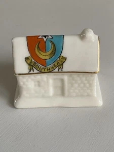 Vintage crested china souvenir of Southsea - Picture 1 of 8