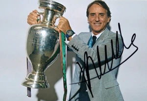 ITALY & MAN CITY: ROBERTO MANCINI SIGNED 6x4 EURO 2020 TROPHY PHOTO+COA - Picture 1 of 1