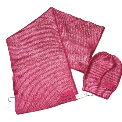 Juego de bufanda y gorro de punto Kurt Geiger de Londres "Be Kind" - Lámina metálica rosa Foto 1 de 4