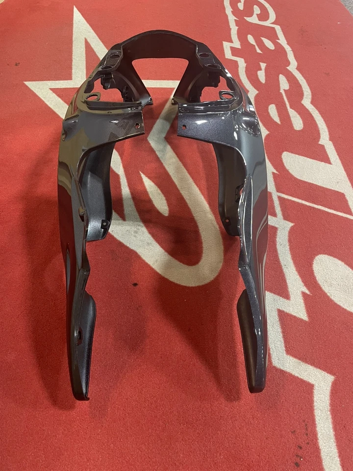 08-19 SUZUKI HAYABUSA OEM PLASTIC REAR TAIL FAIRING COWL  Gray Color - Изображение 1 из 3