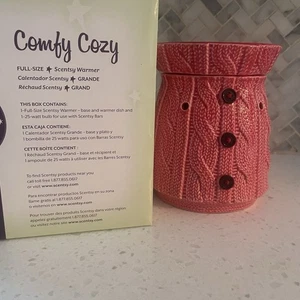 Scentsy Full Size Warmer ‘Comfy Cozy’ NIB Sweater Weather New - Picture 1 of 4