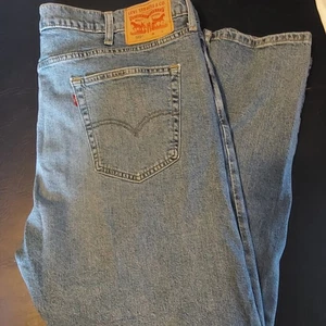 Levis 502 Mens Jeans 44x32 Taper Regular Fit Stretch Med Wash Denim  - Picture 1 of 8