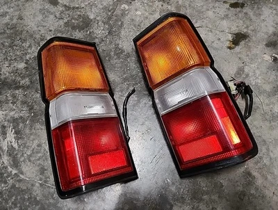 NISSAN PATHFINDER WD21 TERRANO TERRAMAX LUZ TRASERA LÁMPARA MÁSCARA ACCESO CUBIERTA IZQUIERDA Y DERECHA Foto 1 de 4