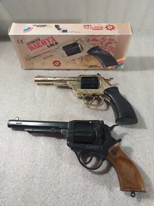 Lot de 2 Revolvers Edison Giocattoli Dakota Gold + Autre Métal et plastique - Foto 1 di 7