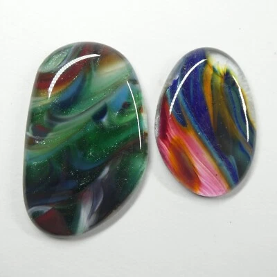 2 cabujones de vidrio arremolinado colorido arco iris verde rosa Foto 1 de 4