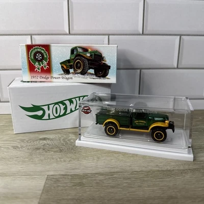 Dodge Power Wagon 1952 Red Line Club exclusivo 2023 Holiday Car Hot Wheels Foto 1 de 4