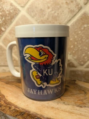Taza Jayhawks KU de la Universidad de Kansas de colección con aislamiento de plástico años 80 Foto 1 de 4