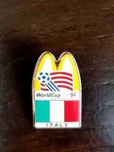 VINTAGE MCDONALDS WORLD CUP USA 94 ITALY FLAG ENAMEL PIN ITALIA SOCCER FIFA - Picture 1 of 3