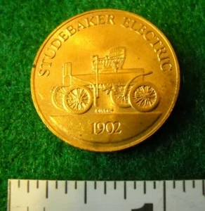 VINTAGE 1968 FRANKLIN MINT ANTIQUE CAR BRONZE COIN 1902 STUDEBAKER  ELECTRIC - Picture 1 of 2