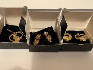 Vintage Avon Cat Kitten, 2 Sets Pierced Earrings & Necklace, Hearts - Picture 1 of 16