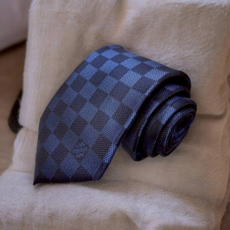 路易威登 LV Damier 黑色男式领带,LV 领带正品 — 第 1/4 张图片