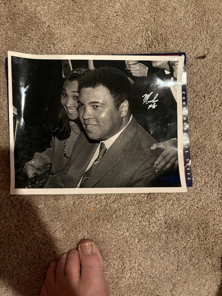 Foto firmada única de Muhammad Ali Foto 1 de 1