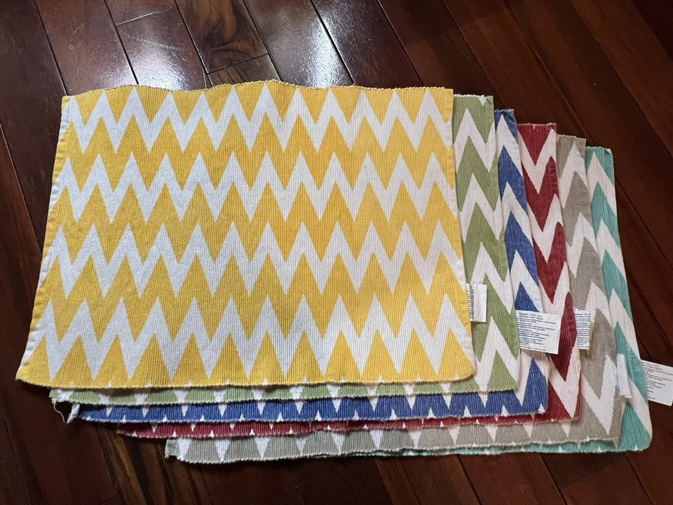 Set Of 6 Bed Bath And Beyond Chevron Ikat Placemat Multi Colored - Image 1 of 4