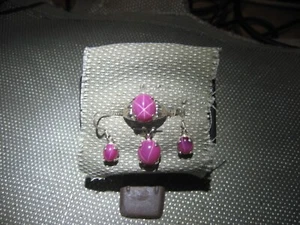 GROSSES ROTES LINDE STERN SAPHIR SCHMUCKSET; RING, ANHÄNGER, OHRRINGE, GRÖSSE 7 - Bild 1 von 6