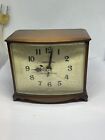 Vintage General Electric Nachttisch Uhr Modell 7280KA Holzmaserung 1950er Jahre TV-Stil