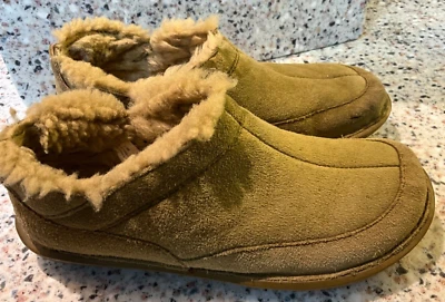 ZAPATOS DE GAMUZA VERDE NACIDOS PARA MUJER CON CORDEROS DE JEREZ EN EL INTERIOR. SUZE 7/38 Foto 1 de 4