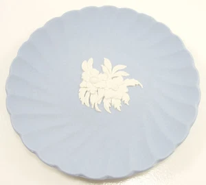 Vintage Wedgwood Candy Tray Blue Fluted Jasper Wild Flowers Plate  5” With Box - Picture 1 of 4