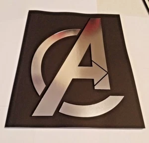 "Marvels Avengers The Essential Guide Book"" Lootcrate Werbeartikel" - Bild 1 von 2