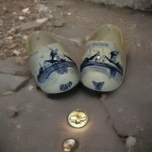 Royal Delft  Pair Of Ceramic Shoes Clogs Blue Floral Decor - Picture 1 of 8