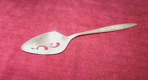 1847 Rogers Bros ESPERANTO Cucchiaio da portata a fessura argento - Foto 1 di 4
