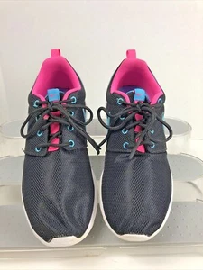 Nike Size 7 Youth Roshe One Youth Black Pink Blue Gamma Blast - Picture 1 of 6