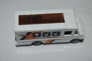 Matchbox 2014 White Diecast Express Delivery Van UVHA-813 Made in Thailand MB819 - Picture 1 of 9