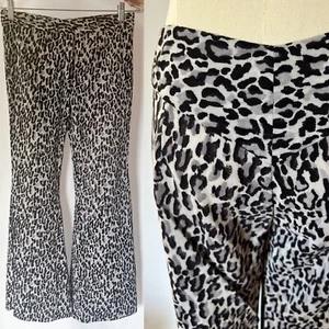 Vintage 70s Gray Leopard Animal Print Low Rise Bell Bottom Flare Pants SM - Picture 1 of 9