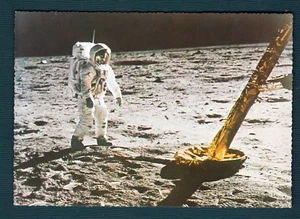 First Men on Moon Postkarte, Edwin Aldrirn macht den ersten Gehfersuch am Mond  - Bild 1 von 2