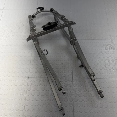 Subchasis trasero Suzuki GSXR 600 GSXR 750 2001-2003 01-02 GSXR 1000 OEM BUENO Foto 1 de 4