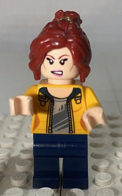 Lego April O'Neil Minifigure TMNT 79116 (wrong hair) - Image 1 of 4