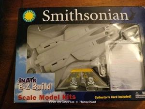 SMITHSONIAN In Air EZ Build Model Kits F14 Tomcat Jolly Roger - Picture 1 of 4