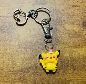 Japanischer Anime Pikachu Figur Schlüsselanhänger 3D Figur Rucksack Gepäckclip - Bild 1 von 3