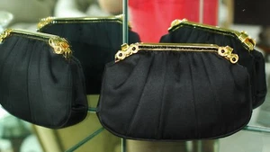 BORSA A TRACOLLA JUDITH LEIBER NERA RASO SERA POCHETTE CRISTALLO SWAROVSKI - Foto 1 di 12