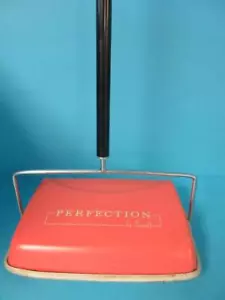 TOLLE VINTAGE ""PERFEKTION"" BISSELL PUSH BODENKEHRMASCHINE SELTEN ROSA ANTIK 2427 - Bild 1 von 13