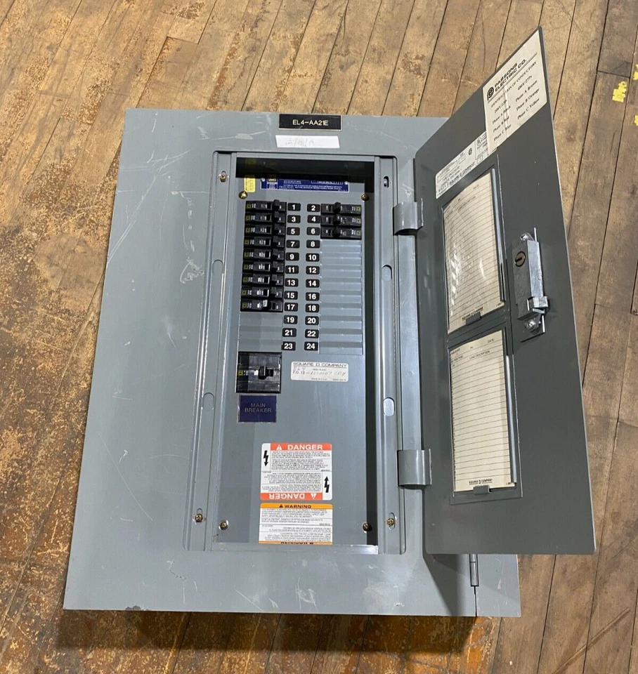 Square D NQOD424M100 панель 100A 208Y/120V 3PH 24 пространства главный QOB360 может отправить - Изображение 1 из 4