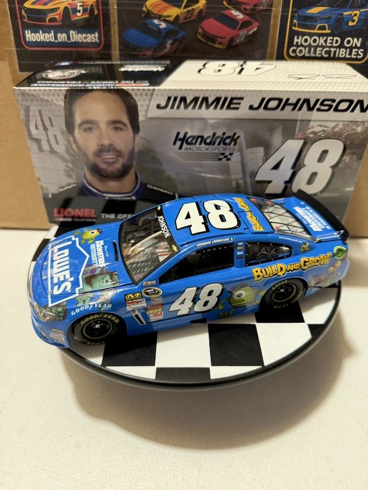 Jimmie Johnson #48 Lowe’s Monster’s Univeristy 2013 1/24 Nascar Diecast Foto 1 de 4